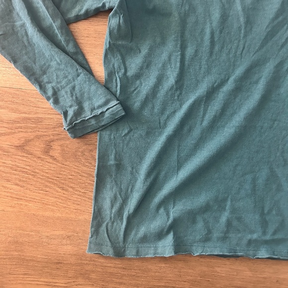 We The Free Teal V-Neck Long Sleeve Top – Size Small- NWOT - Picture 3 of 9